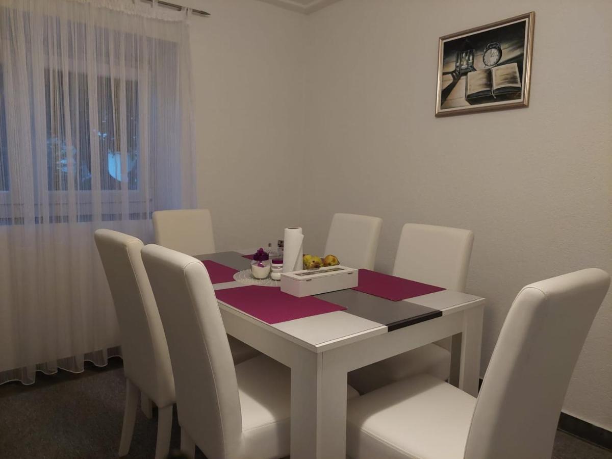 Apartman Amelaa Kulen Vakuf Exterior foto